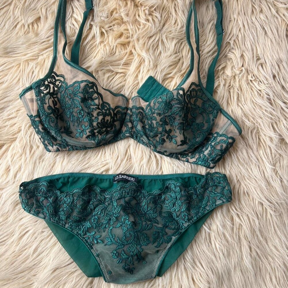 I.D SARRIERI LINGERIE SET 32D Small